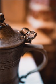 {{photo.Alt || photo.Description || 'Серьги с инталией и жемчугом Extasia'}}